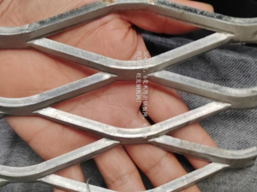 304材质45×135×7.0厚不锈钢钢板网